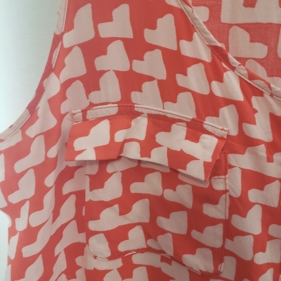 𝅺gap sleeveless blouse,,light, button front - Picture 3 of 7